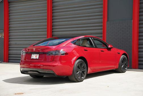 2022 Tesla Model S Base