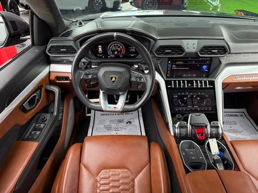 2019 Lamborghini Urus Base