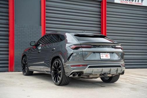 2019 Lamborghini Urus Base