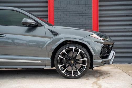 2019 Lamborghini Urus Base