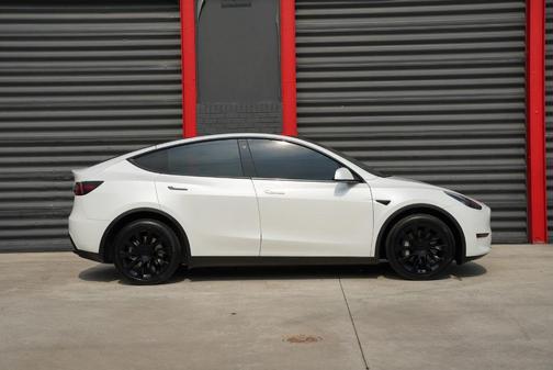 White 2023 Tesla Model Y Long Range
