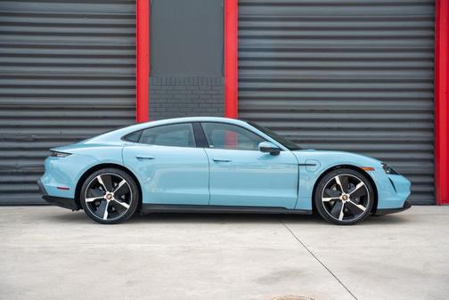 2022 Porsche Taycan Base