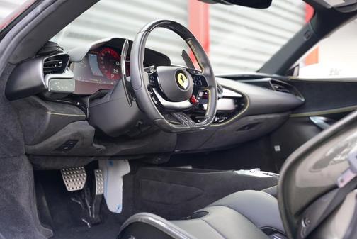 2023 Ferrari SF90 Stradale Base