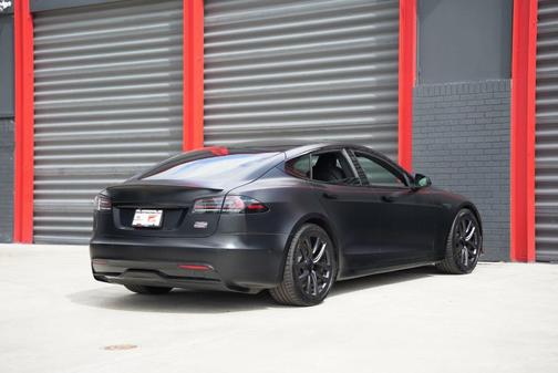 2022 Tesla Model S Plaid