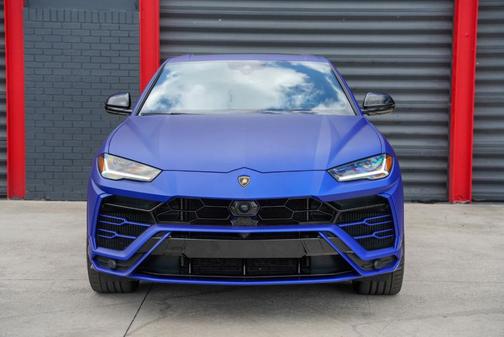 2020 Lamborghini Urus Base