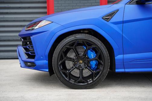 2020 Lamborghini Urus Base