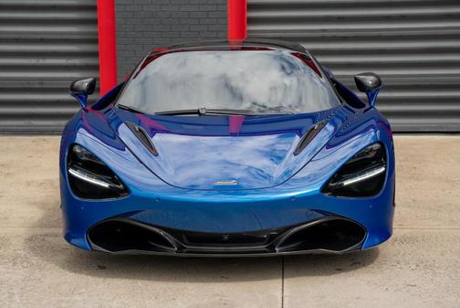 2022 McLaren 720S 