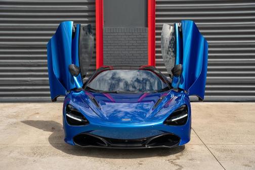 2022 McLaren 720S 