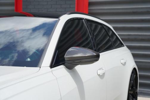 Glacier White Metallic 2022 Audi RS 6 Avant 4.0T quattro