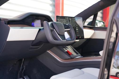 2023 Tesla Model X Standard Range