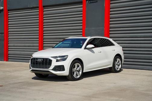2023 Audi Q8 55 Premium