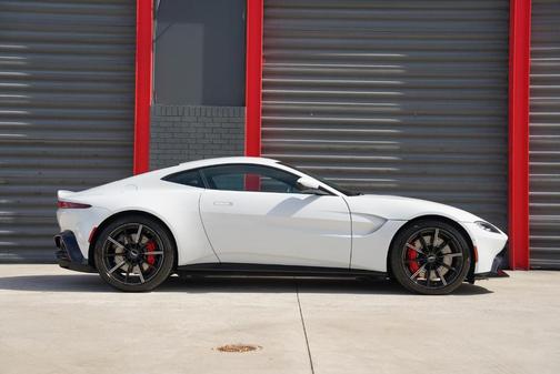 2020 Aston Martin Vantage Base