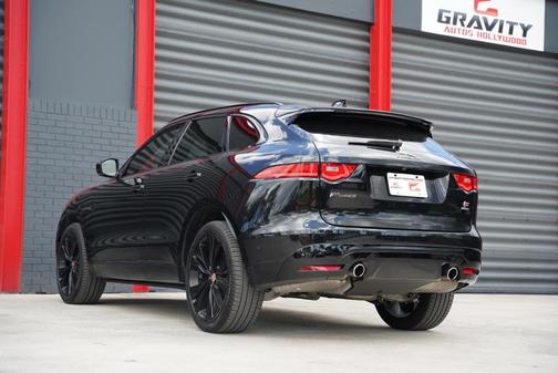 2019 Jaguar F-PACE S