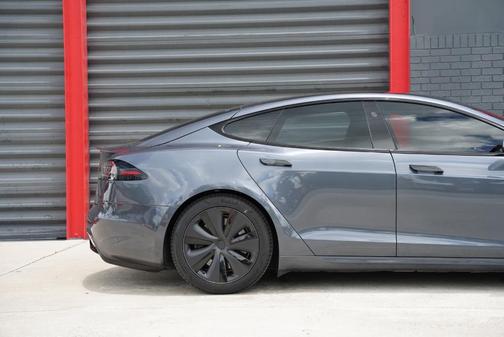 Midnight Silver Metallic 2022 Tesla Model S Plaid