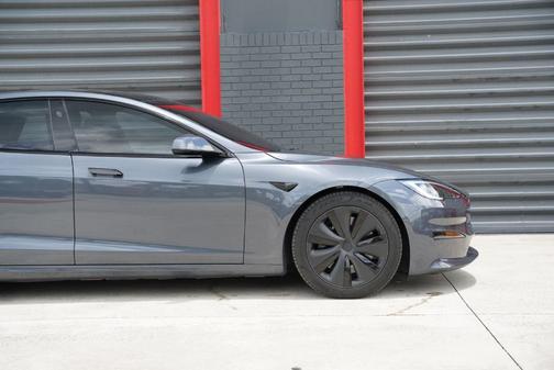 Midnight Silver Metallic 2022 Tesla Model S Plaid