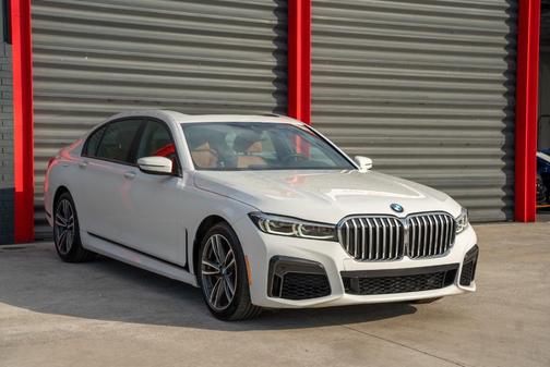 2021 BMW 740 i