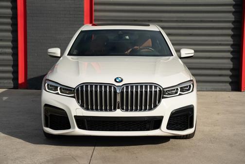 2021 BMW 740 i