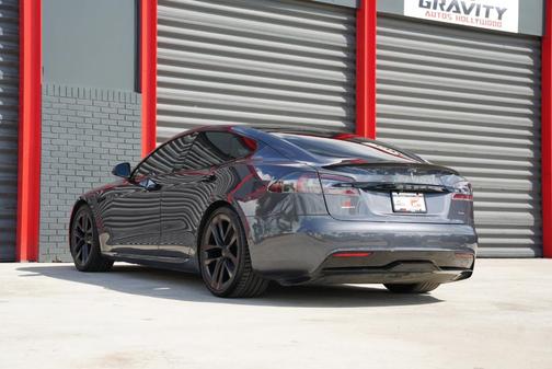 2022 Tesla Model S Plaid