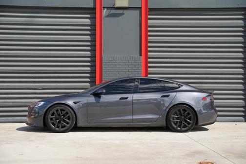 2022 Tesla Model S Plaid