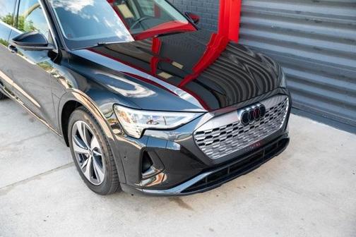 2024 Audi Q8 e-tron Premium