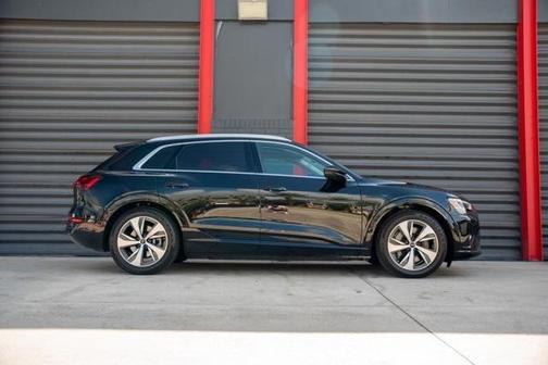 2024 Audi Q8 e-tron Premium
