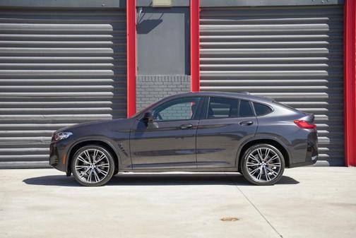 2022 BMW X4 xDrive30i