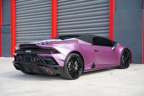 2022 Lamborghini Huracan EVO Base