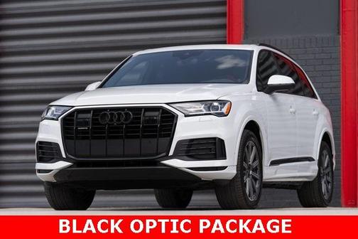 2022 Audi Q7 45 Premium Plus