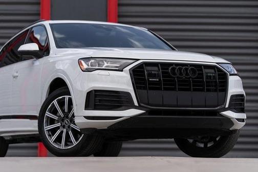 2022 Audi Q7 45 Premium Plus