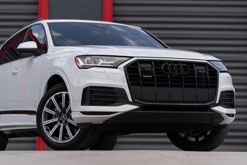 2022 Audi Q7 45 Premium Plus