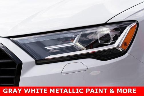 2022 Audi Q7 45 Premium Plus