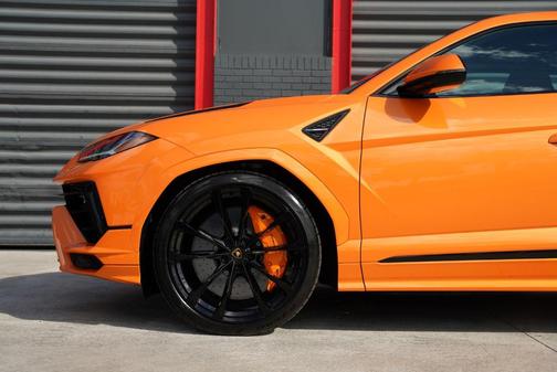 2023 Lamborghini Urus S