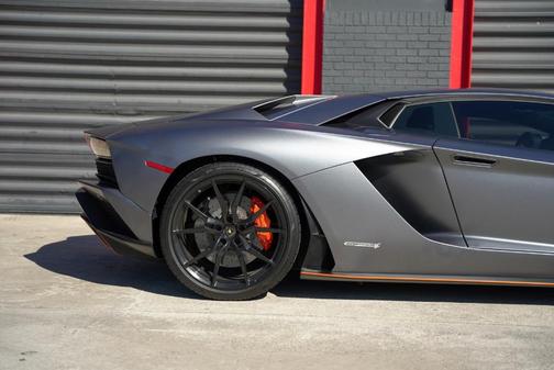 2017 Lamborghini Aventador LP740-4S