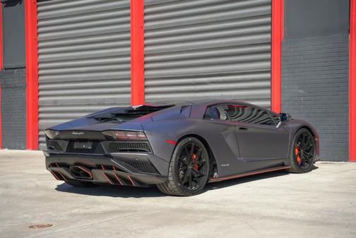 2017 Lamborghini Aventador LP740-4S