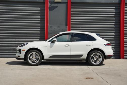 2021 Porsche Macan Base