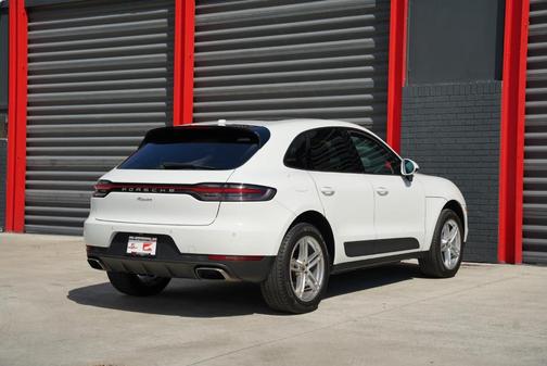 2021 Porsche Macan Base