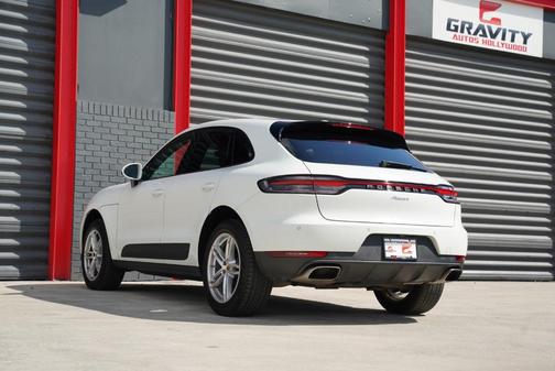 2021 Porsche Macan Base