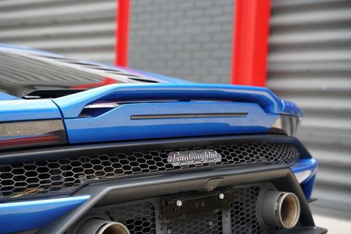 Blue 2020 Lamborghini Huracan EVO Base