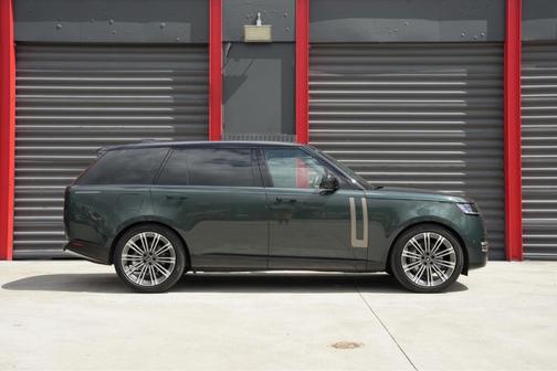 2025 Land Rover Range Rover P400 SE 7 Seat