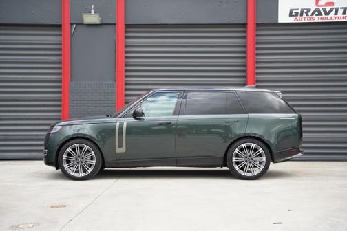 2025 Land Rover Range Rover P400 SE 7 Seat