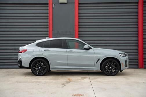 2022 BMW X4 xDrive30i