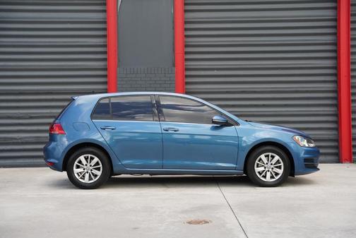 2017 Volkswagen Golf TSI S 4-Door