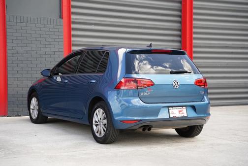 2017 Volkswagen Golf TSI S 4-Door