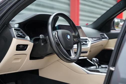 2021 BMW 330 i