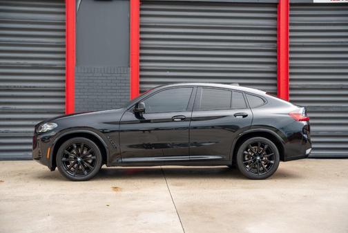 2023 BMW X4 xDrive30i