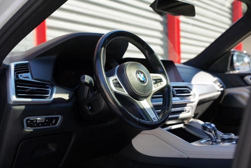 2021 BMW X6 sDrive40i