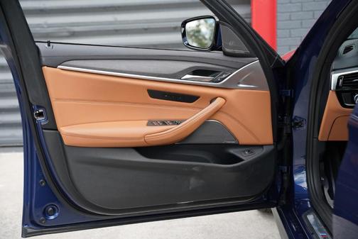 2022 BMW 540 i
