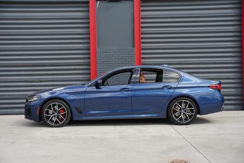 2022 BMW 540 i