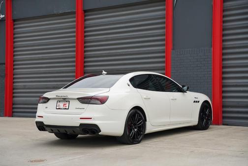 2022 Maserati Quattroporte Modena Q4