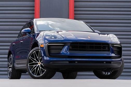 2022 Porsche Macan Base